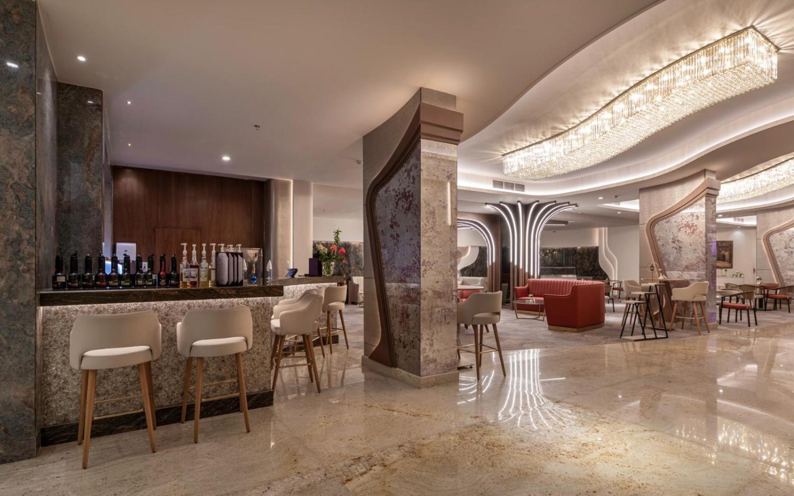 Mirage Hotel & Conference Center Alexandria Ngoại thất bức ảnh The lobby bar